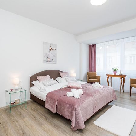 Perla Hradce 202 Lejlighed Hradec Králové Eksteriør billede